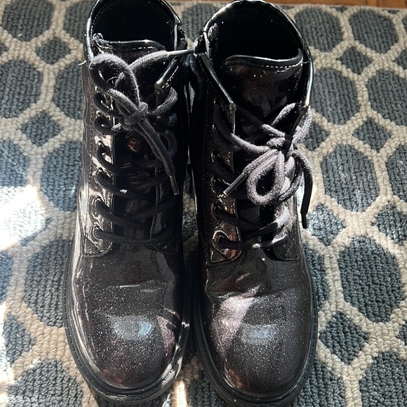Geox Girls Sparkle Boots, Size 33 (US 1.5) - for true to size - worn once - Picture 2 of 2